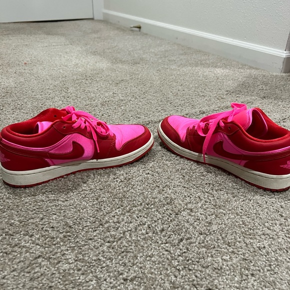 Nike Air Jordan 1 Low SE Pink Blast - Picture 8 of 11